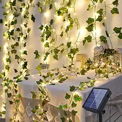 Une image de Illuminez votre extérieur avec la guirlande lumineuse solaire lierre artificiel